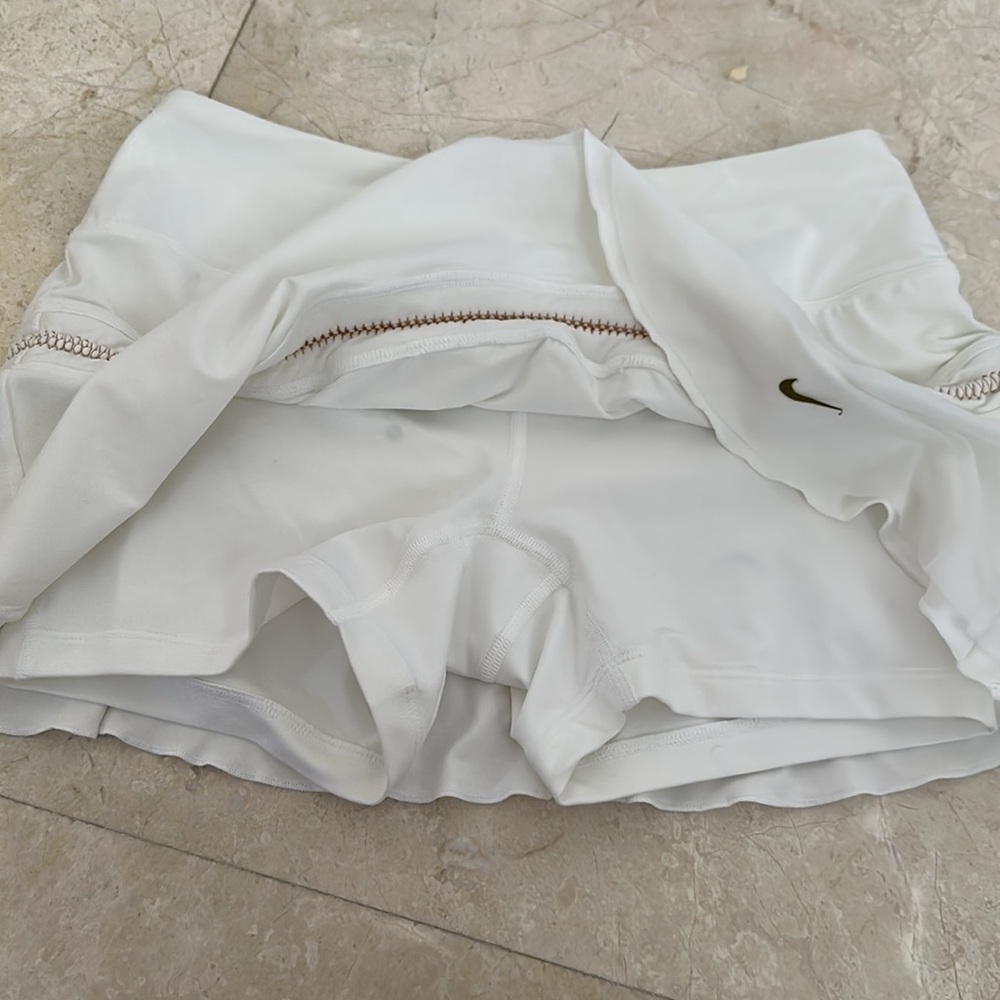 Nike women tennis- golf skort - Picture 2 of 7